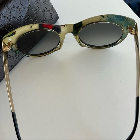 Gucci Sunglasses and Logo Case - Picture 7 of 9